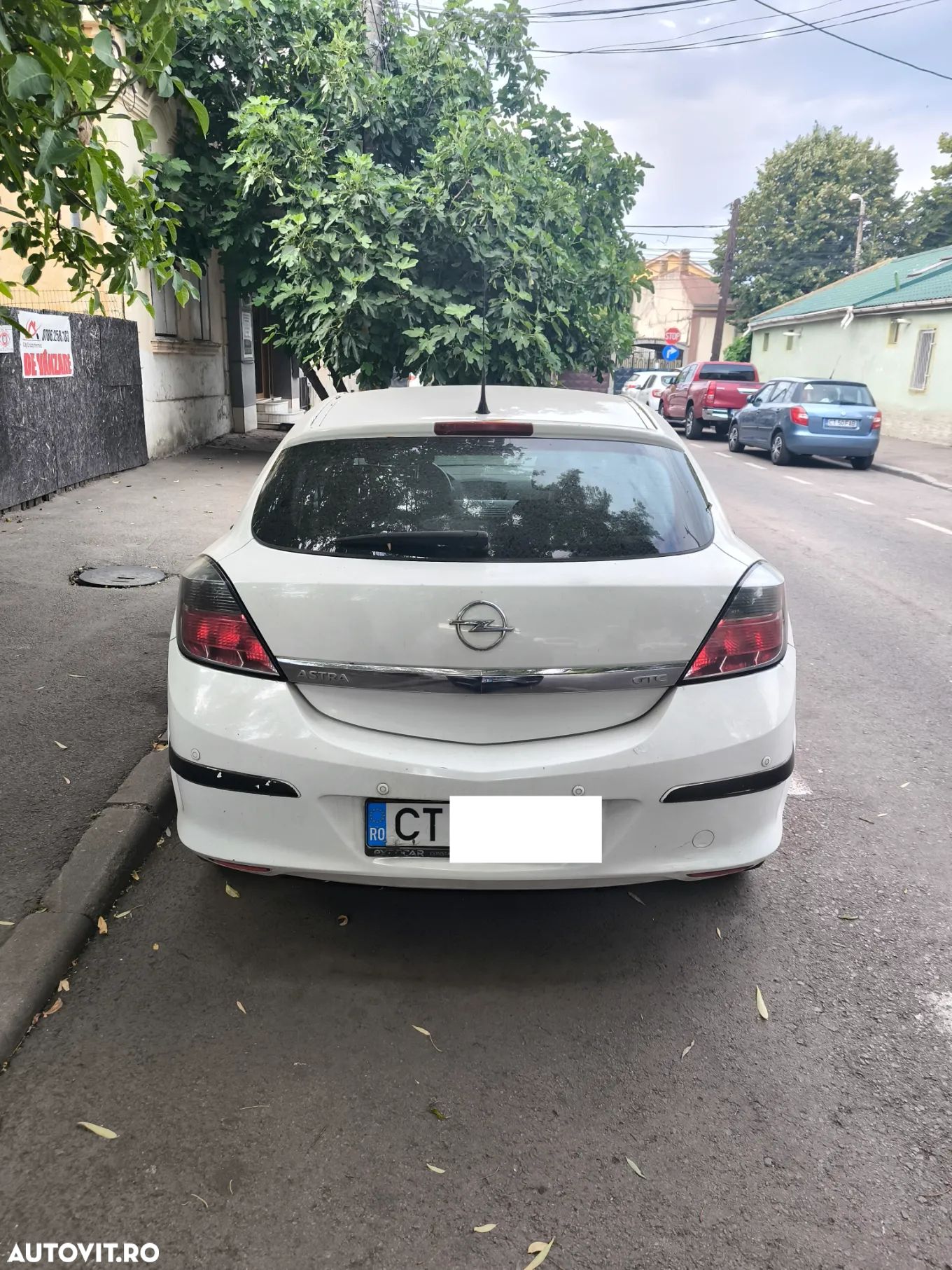 Opel Astra GTC 1.4i Enjoy - 1