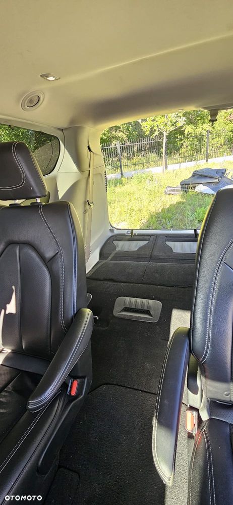 Chrysler Pacifica - 19
