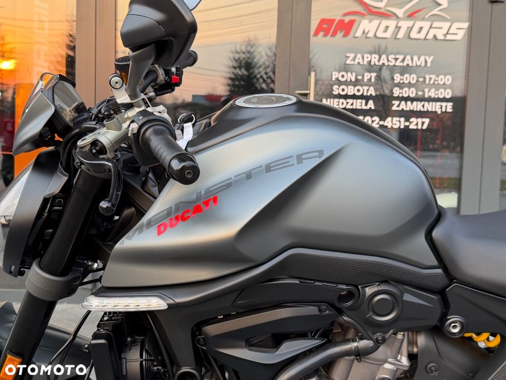 Ducati Monster - 33