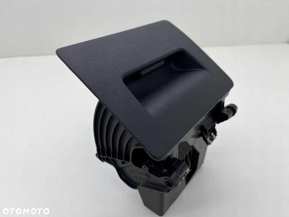 BMW X1 F48 LCI SCHOWEK KIEROWCY EUROPA 9292183 - 2