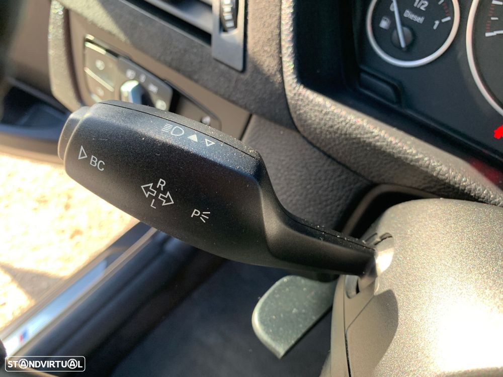 BMW 320 d Pack M - 41