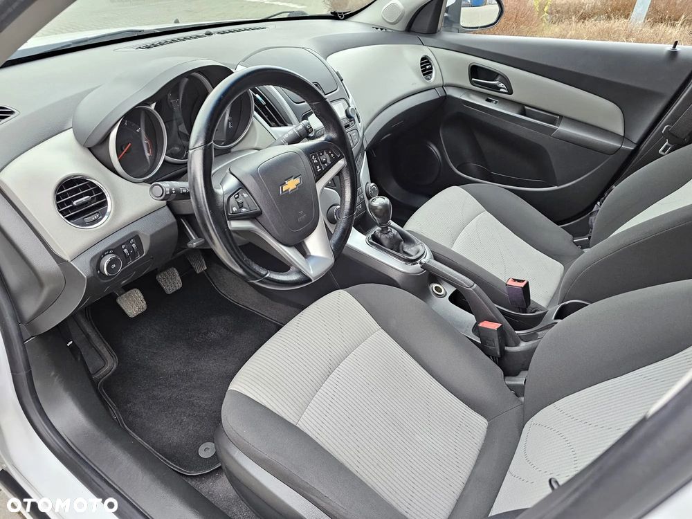 Chevrolet Cruze - 17