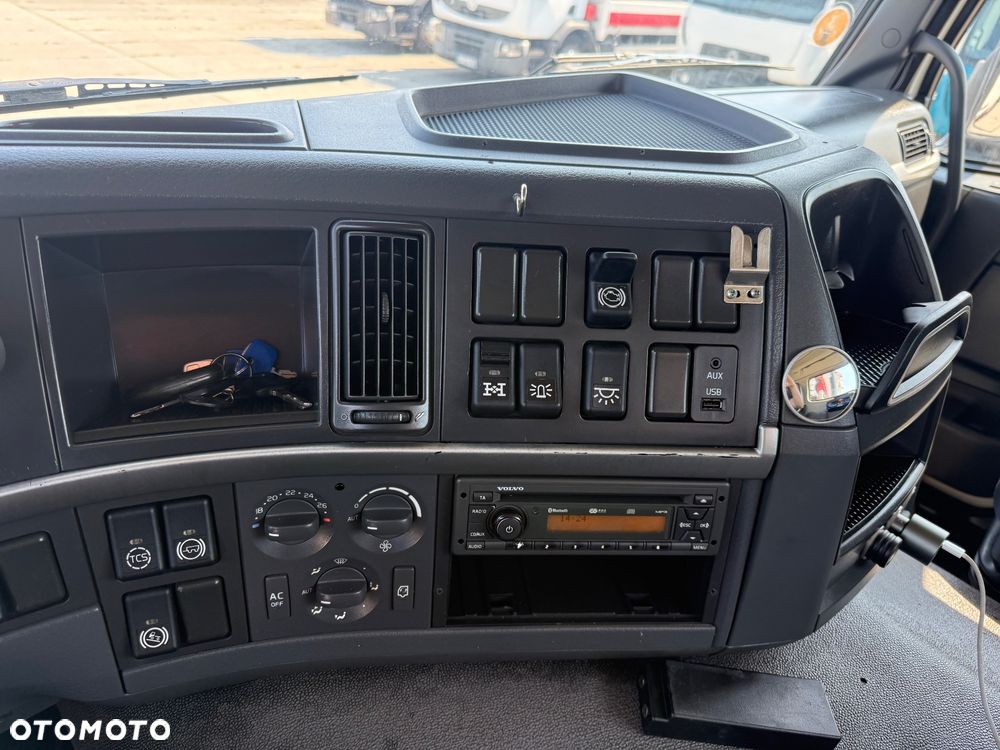 Volvo FMX 410 / WYWROTKA + HDS / 8X4 / KIPER 2 STRONY / MANUAL / EURO 5 / Z FRANCJI / STAN BDB / / / - 34