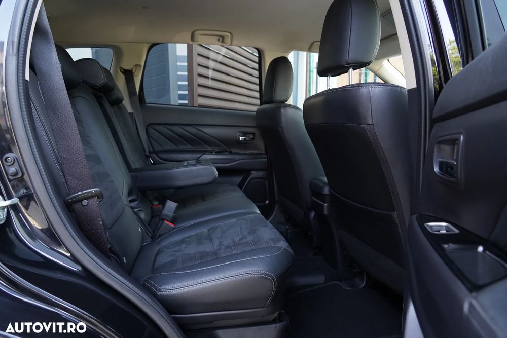 Mitsubishi Outlander 2.0 4WD Top - 10