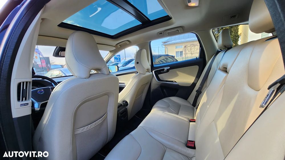 Volvo XC 60 D4 Geartronic Momentum - 35