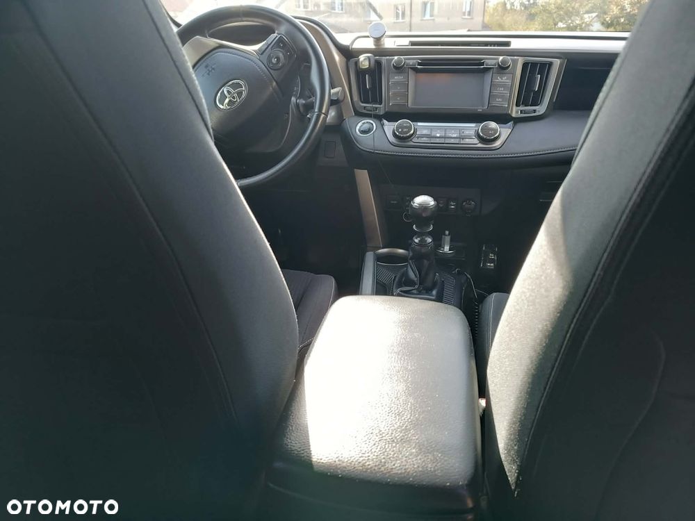 Toyota RAV4 - 8