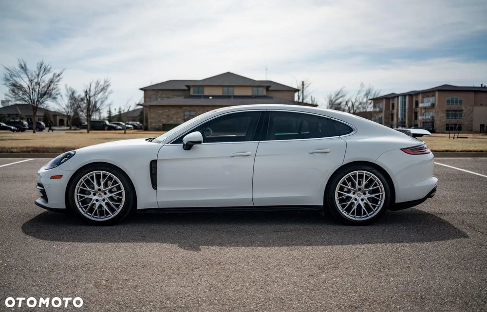 Porsche Panamera 4S - 8