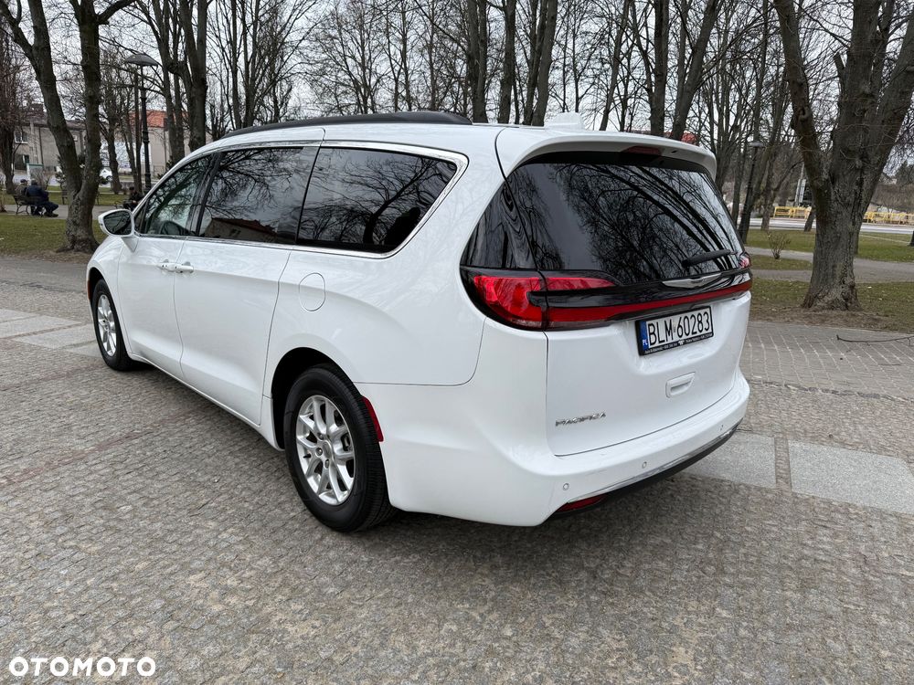 Chrysler Pacifica - 5