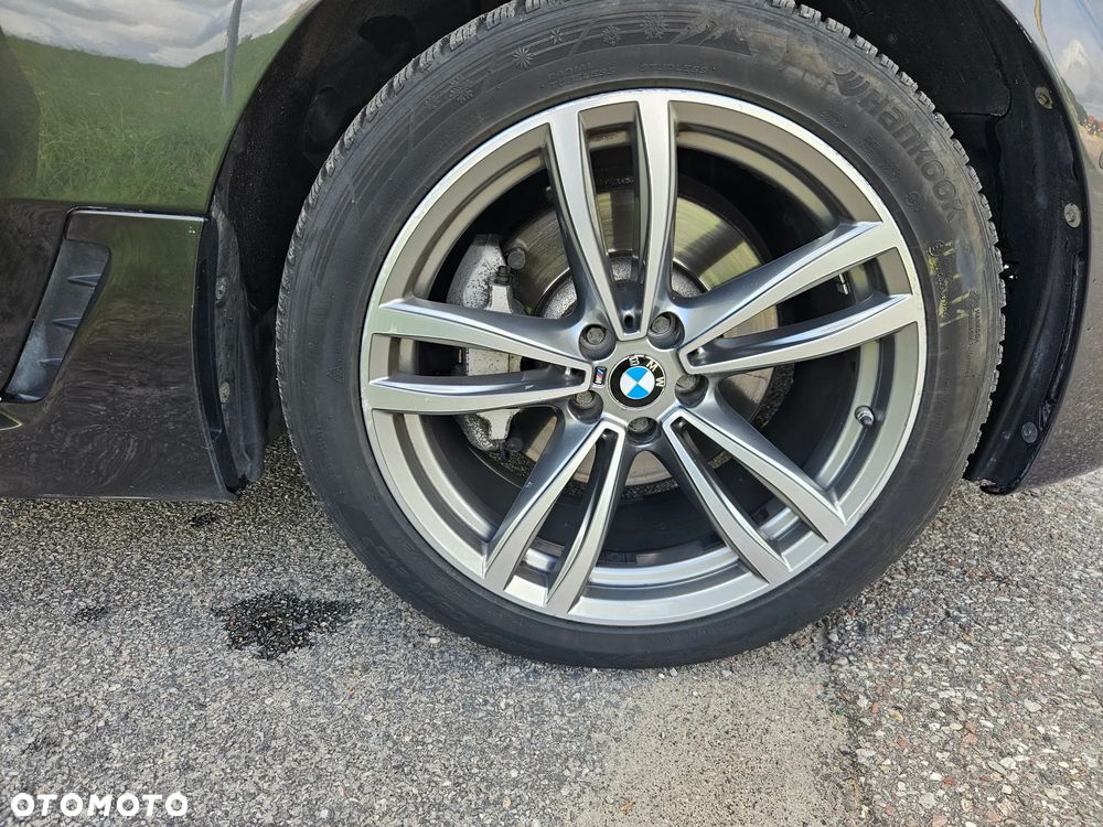 BMW 6GT - 24