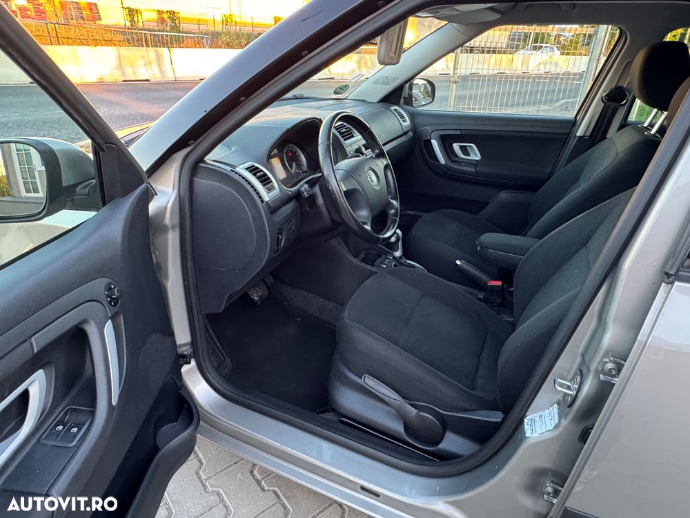 Skoda Fabia 1.6 16V Combi Tiptronic Elegance - 29