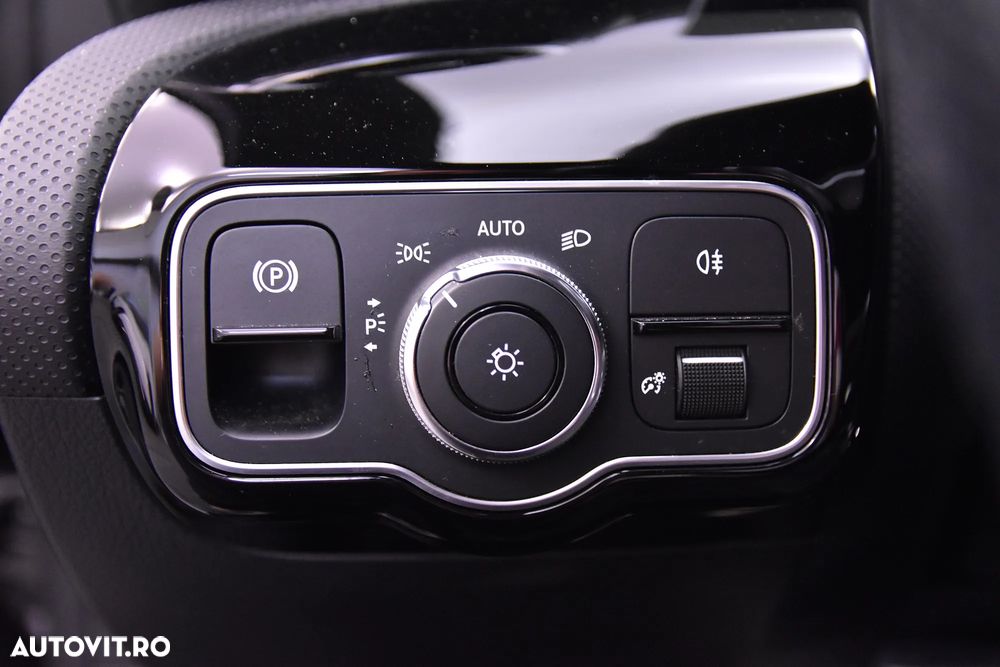 Mercedes-Benz A 180 7G-DCT AMG Line - 15