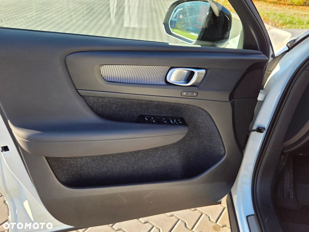 Volvo XC 40 T5 AWD R-Design - 8