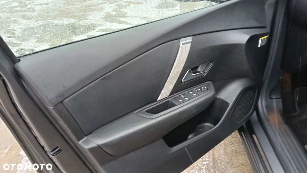 Citroën C4 BlueHDi 130 Stop&Start EAT8 FEEL PACK - 25