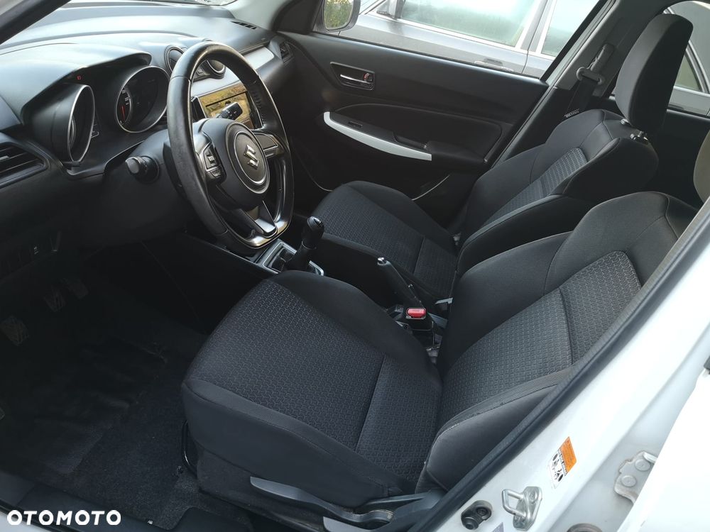 Suzuki Swift 1.2 Premium Plus - 22