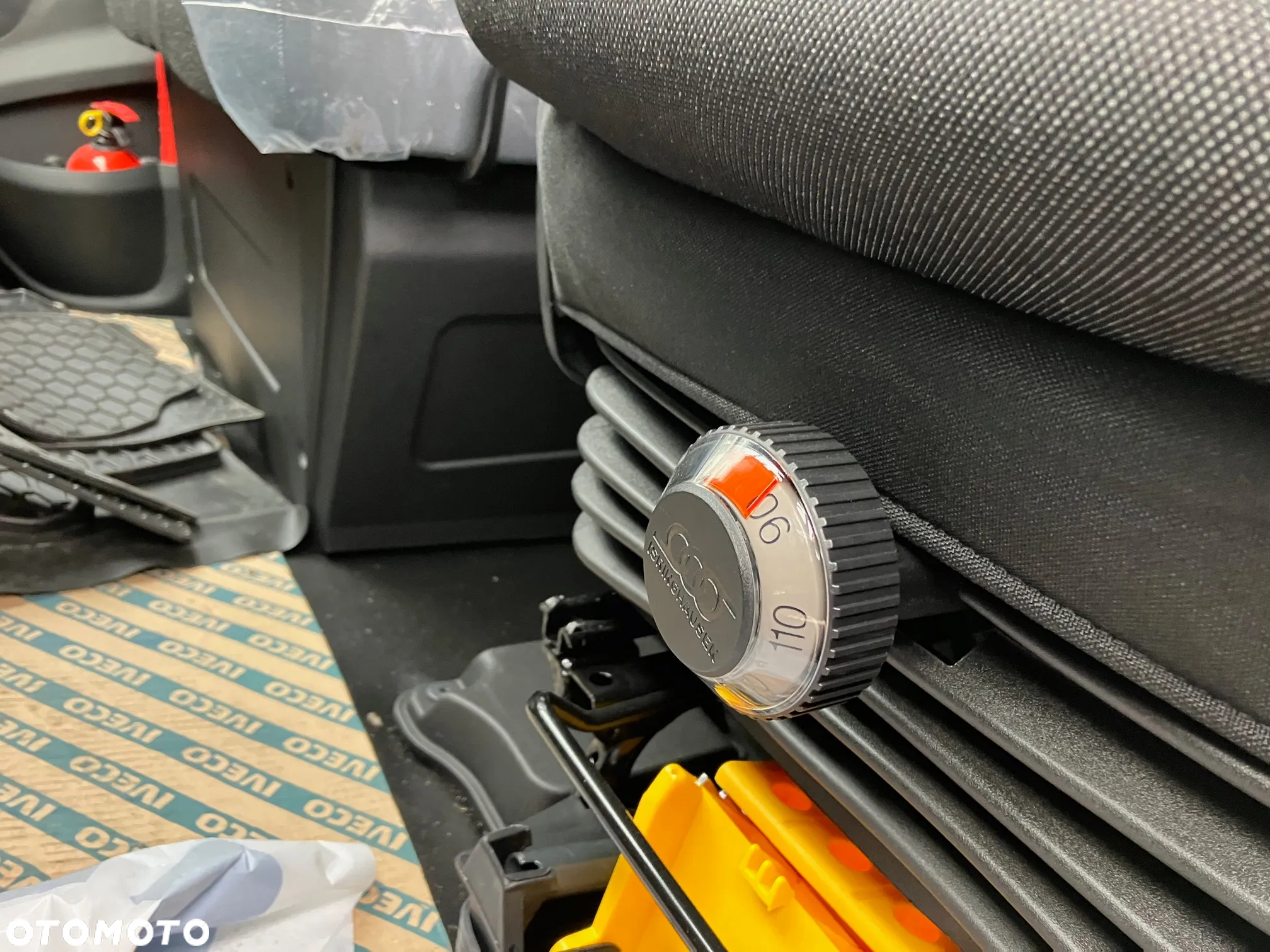 Iveco 3.0 Daily 35C18 kontener winda hak 25r Navi - 9