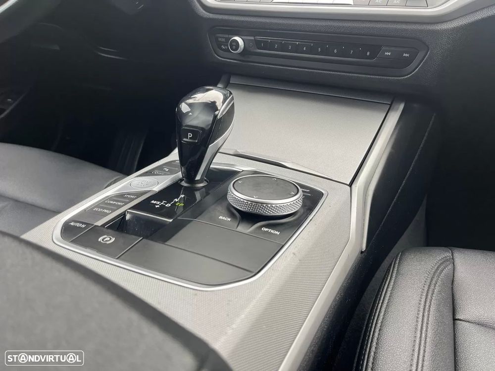 BMW 318 d Touring Aut. Sport Line - 47