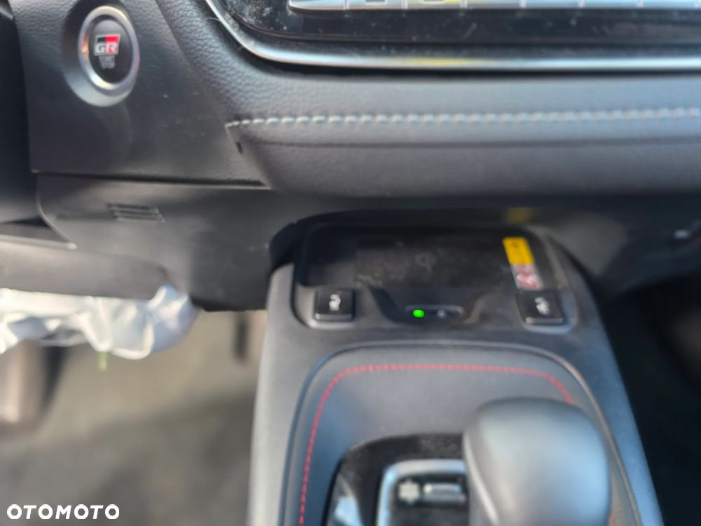 Toyota Corolla 1.8 Hybrid GR Sport - 26
