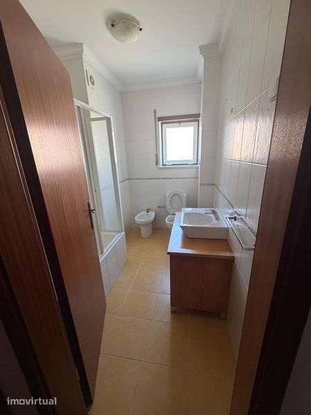 Arrenda-se Apartamento T3 - Grande imagem: 2/12