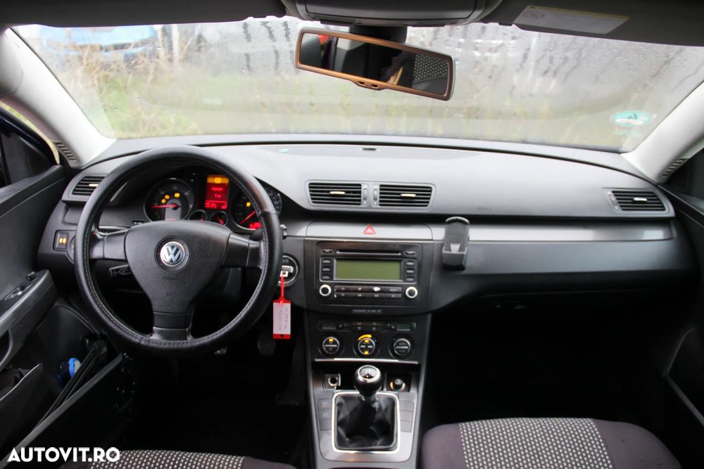 Volkswagen Passat Variant 2.0 TDI DPF Trendline - 8