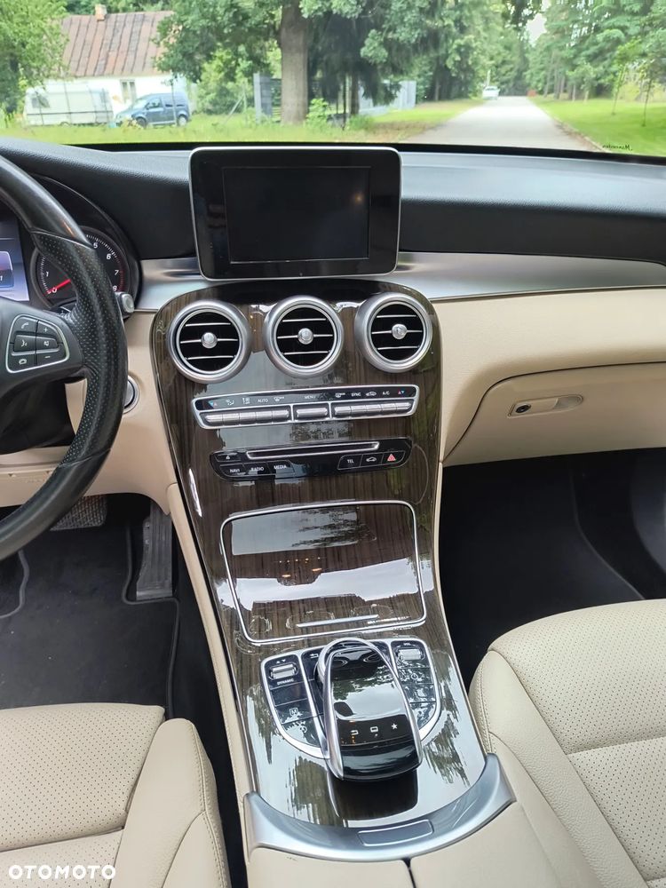 Mercedes-Benz GLC - 22