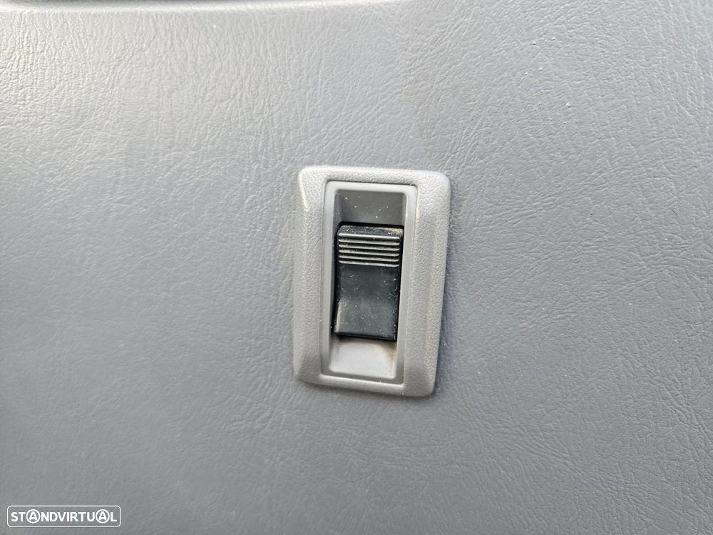 Toyota HiAce 2.4 D LXH12LG - 31