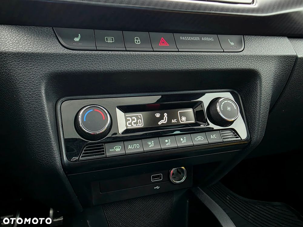 Skoda Fabia 1.0 TSI Monte Carlo - 23