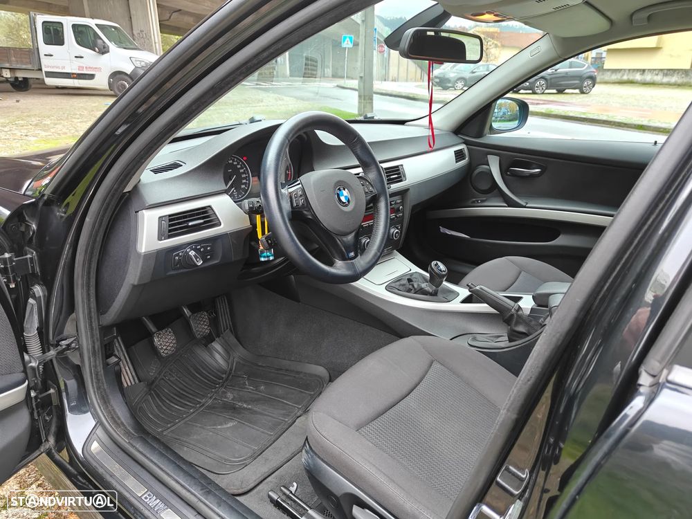 BMW 320 d Touring - 9