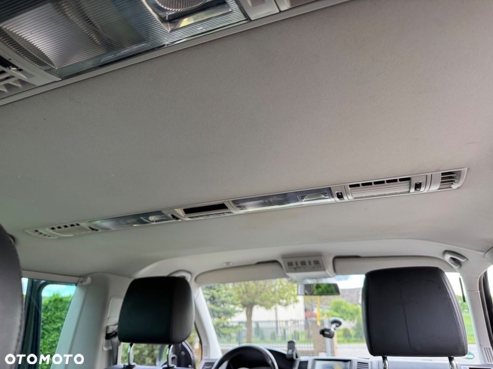 Volkswagen Caravelle - 28