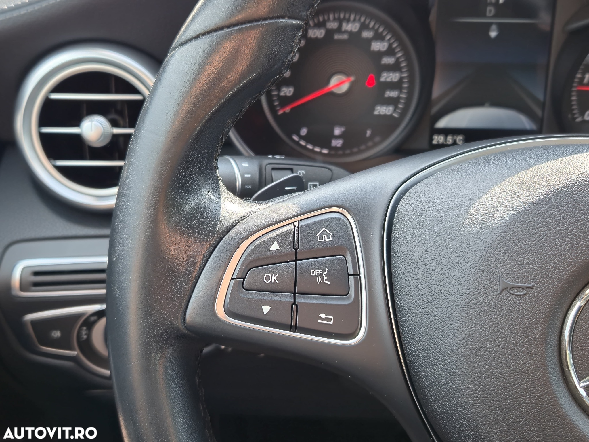 Mercedes-Benz GLC 220 d 4Matic 9G-TRONIC Exclusive - 29