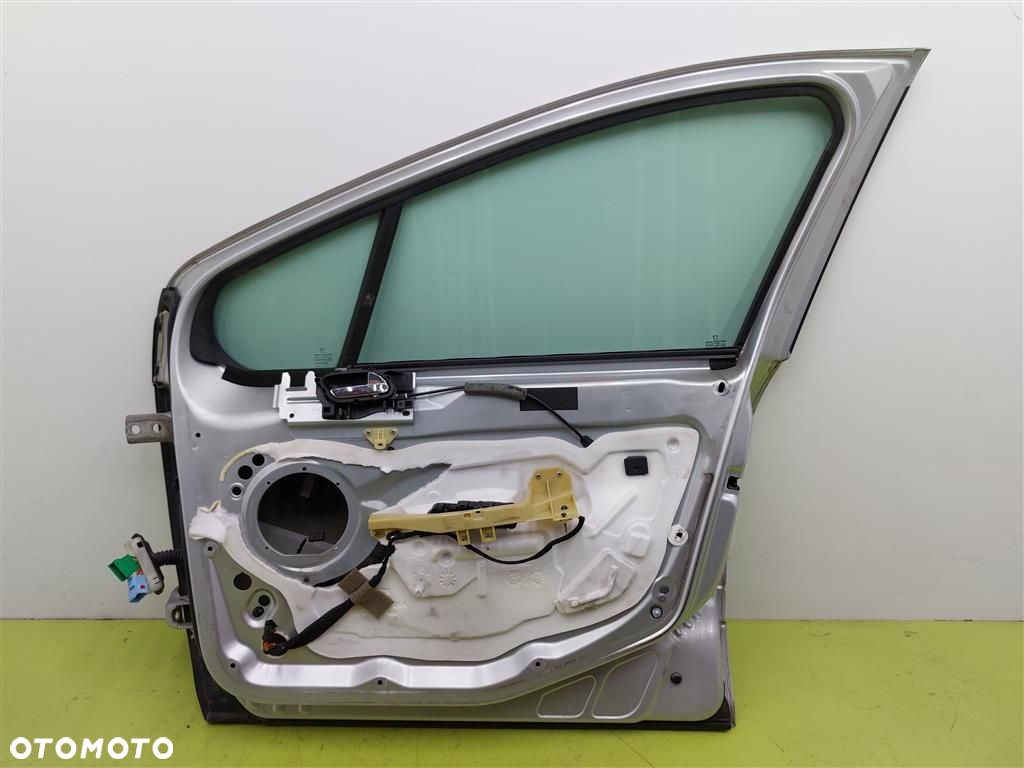 Drzwi przednie prawe przód Peugeot 308  T7 2008-2013 SREBRNE SZYBA LAK:EZRC - 2
