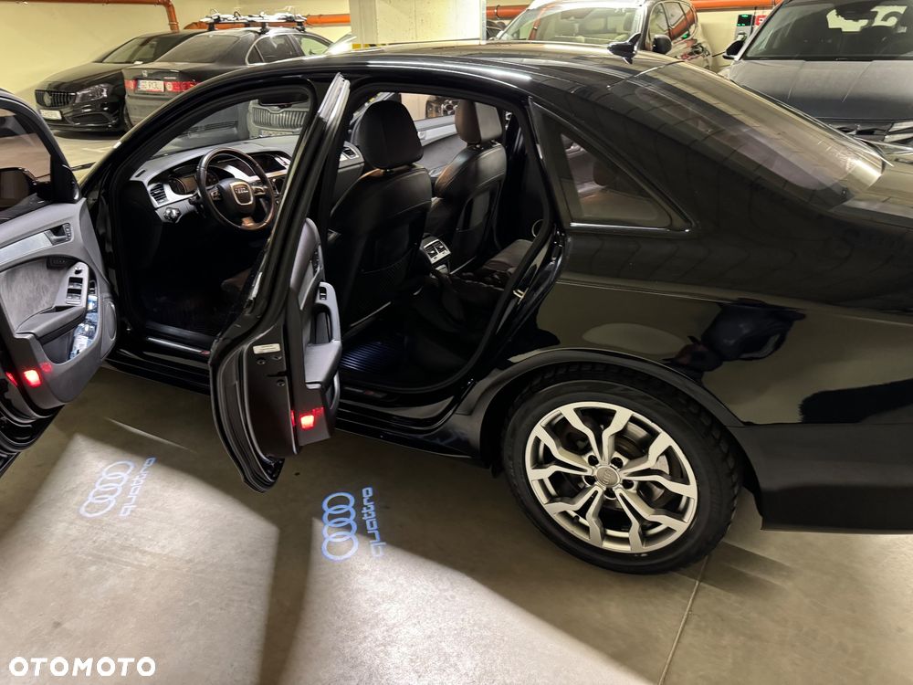 Audi A4 Limousine - 4