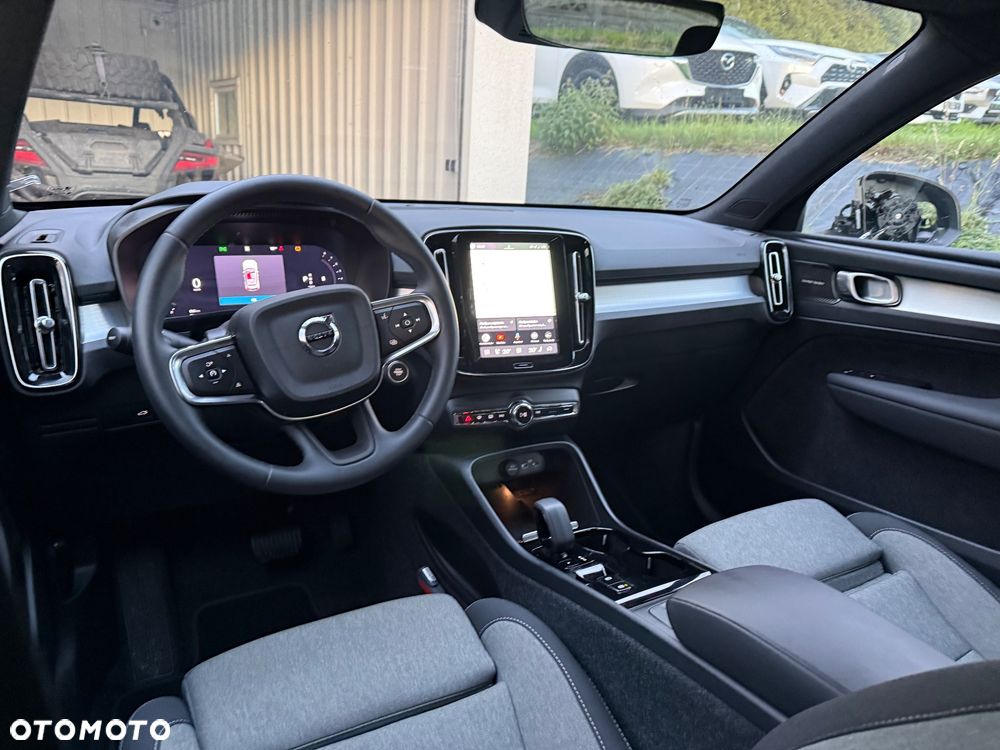 Volvo XC 40 B4 B DKG Plus Dark - 21