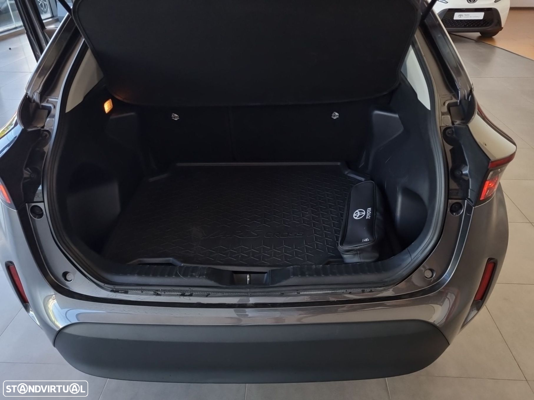 Toyota Yaris Cross 1.5 HDF Comfort Plus - 9