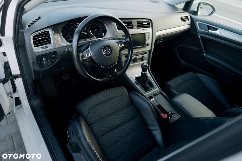 Volkswagen Golf - 20