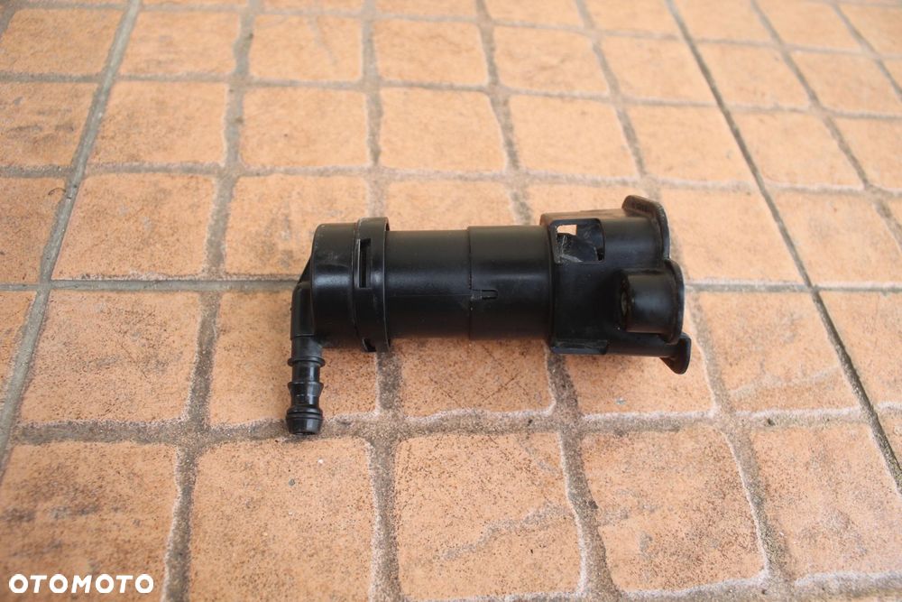 SPRYSKIWACZ LAMPY PRAWY AUDI A4 B6 8E0955102 - 2