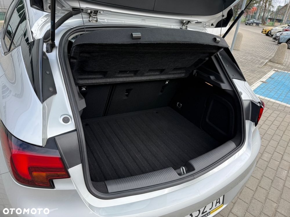 Opel Astra 1.4 T Enjoy S&S - 19
