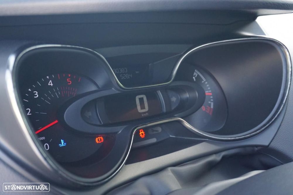 Renault Captur 1.5 dCi Red Edition — fotografia 35