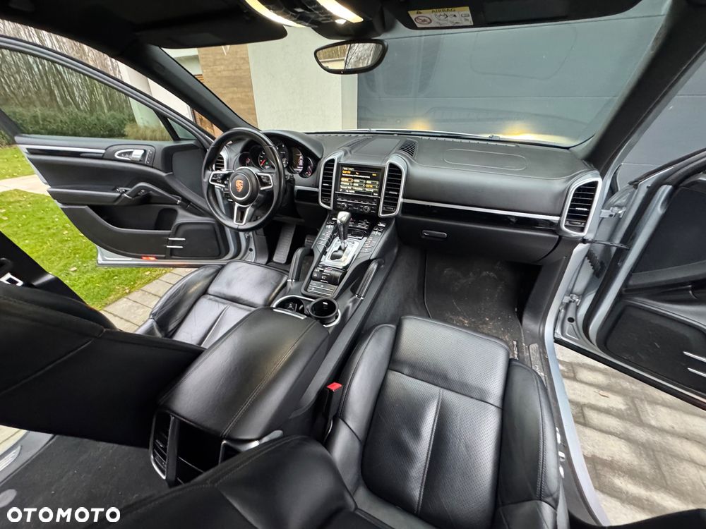 Porsche Cayenne - 5