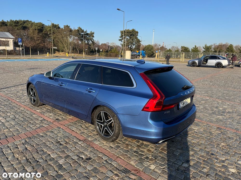 Volvo V90 D4 R-Design - 8