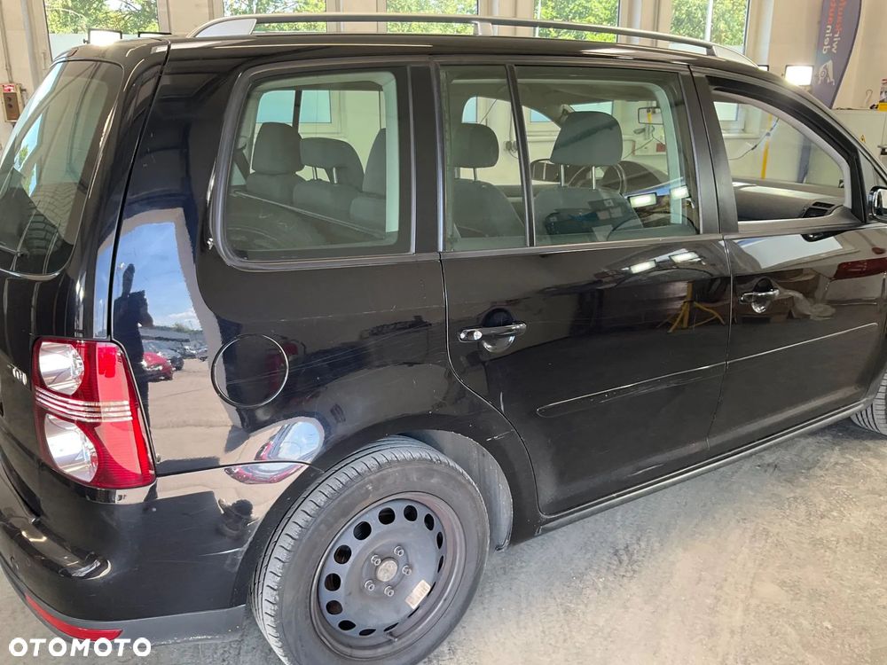 Volkswagen Touran - 6