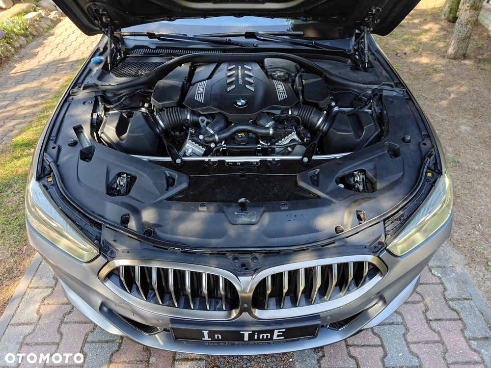 BMW Seria 8 - 37