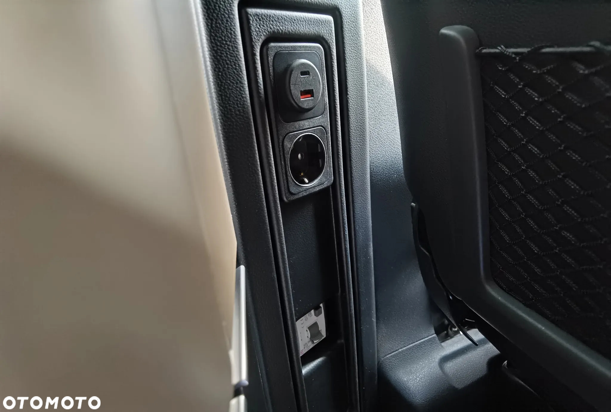Mercedes-Benz Klasa V 300 d 4-Matic 9G-Tronic - 30