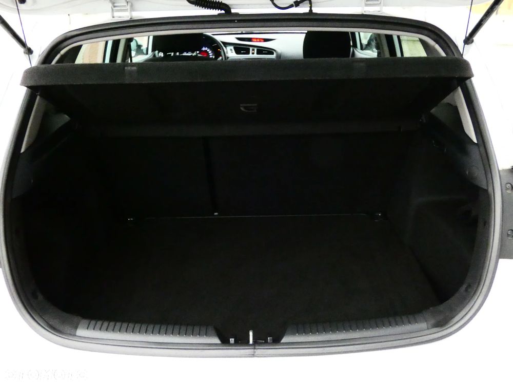 Kia Ceed 1.6 GDI Business Line - 17