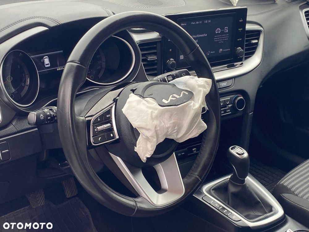 Kia Ceed 1.5 T-GDI M - 13