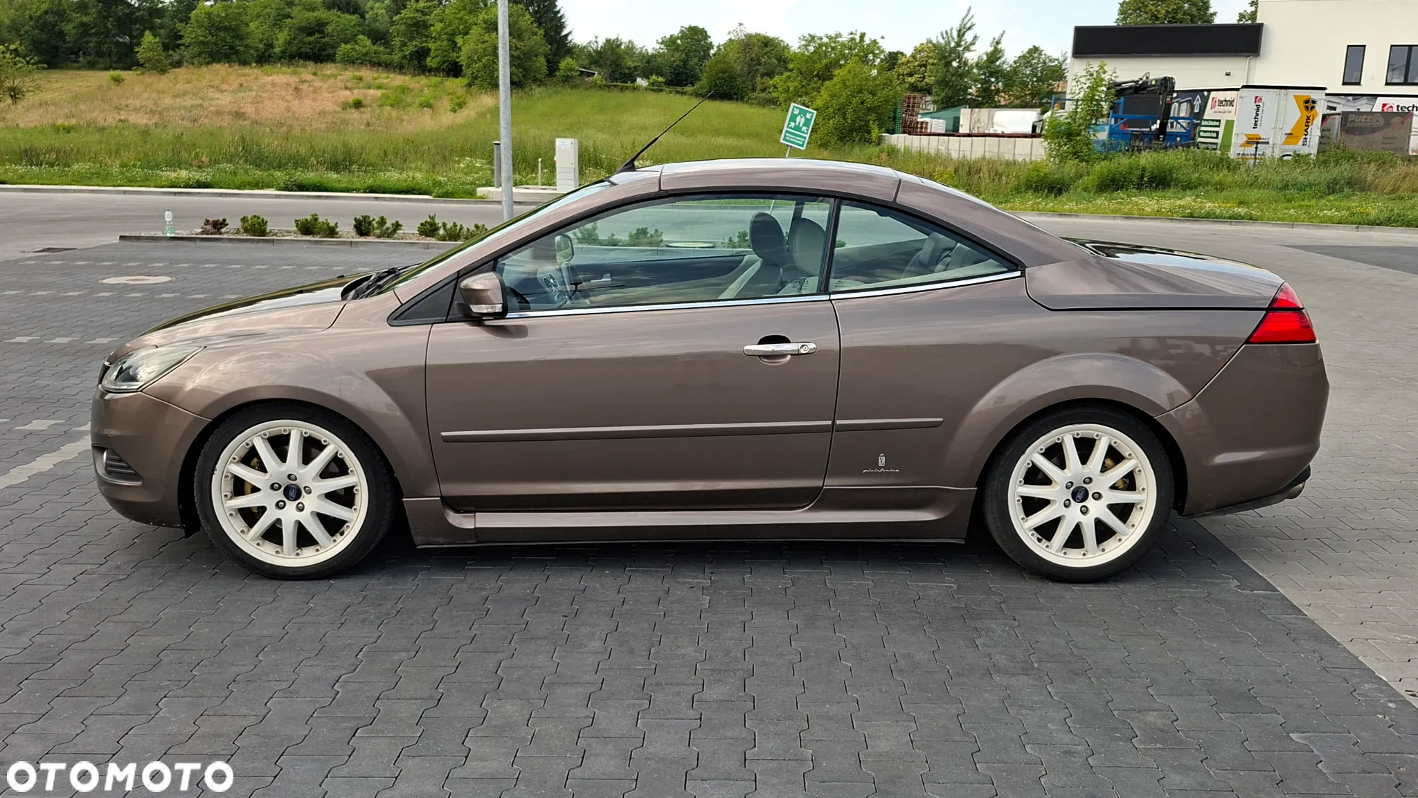Ford Focus Coupe-Cabriolet 2.0 TDCi DPF Titanium - 14
