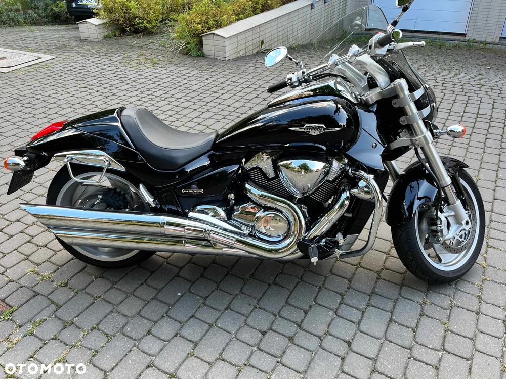 Suzuki Intruder - 1