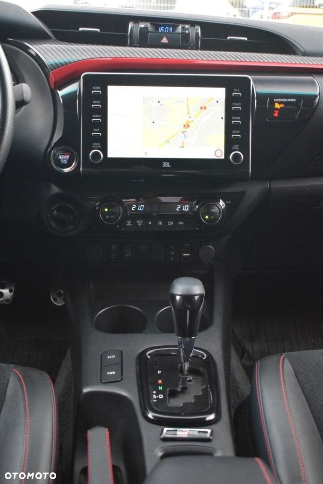 Toyota Hilux 2.8 D-4D Double Cab GR Sport 4x4 - 12