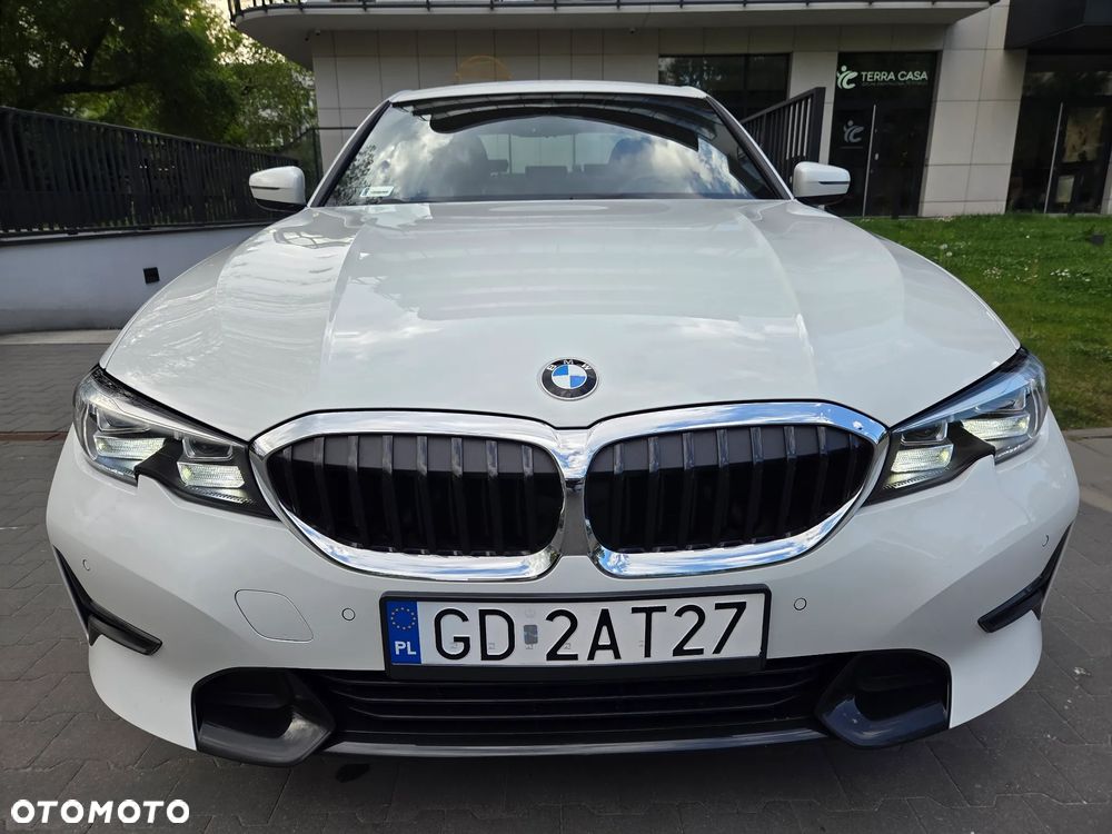 BMW Seria 3 320i xDrive - 9