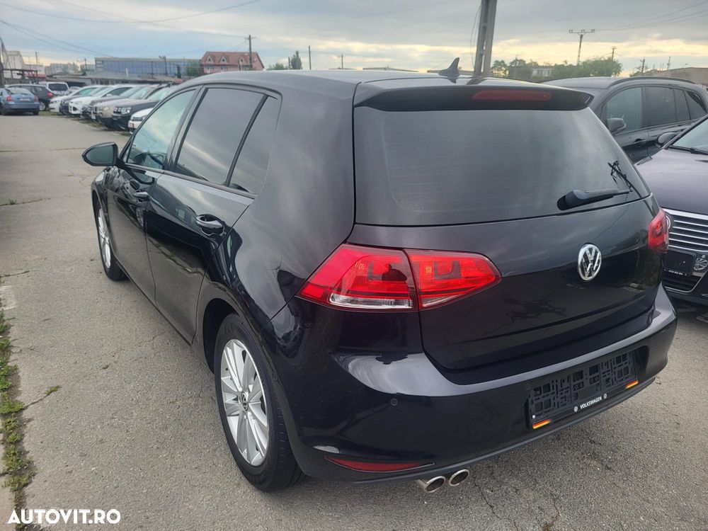 Volkswagen Golf - 5