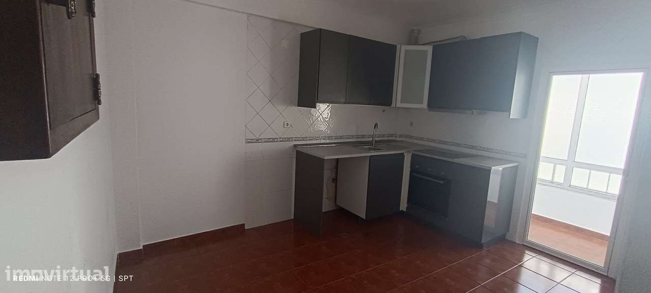 T1 com varanda e cozinha separada em Castanheira do Ribatejo - Grande imagem: 4/10